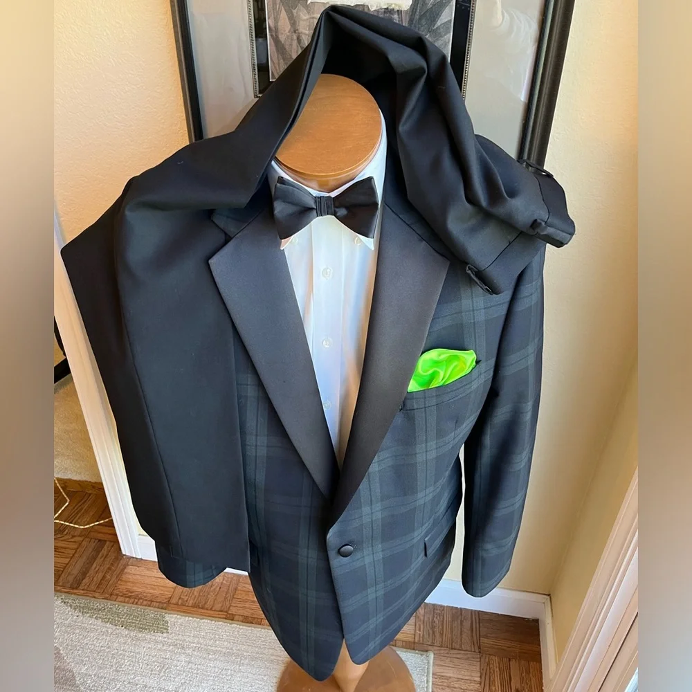 Jos. A. Bank Plaid Dinner Jacket and Slacks Size 44L Slim Fit Slacks W40” L33” - Picture 3 of 16